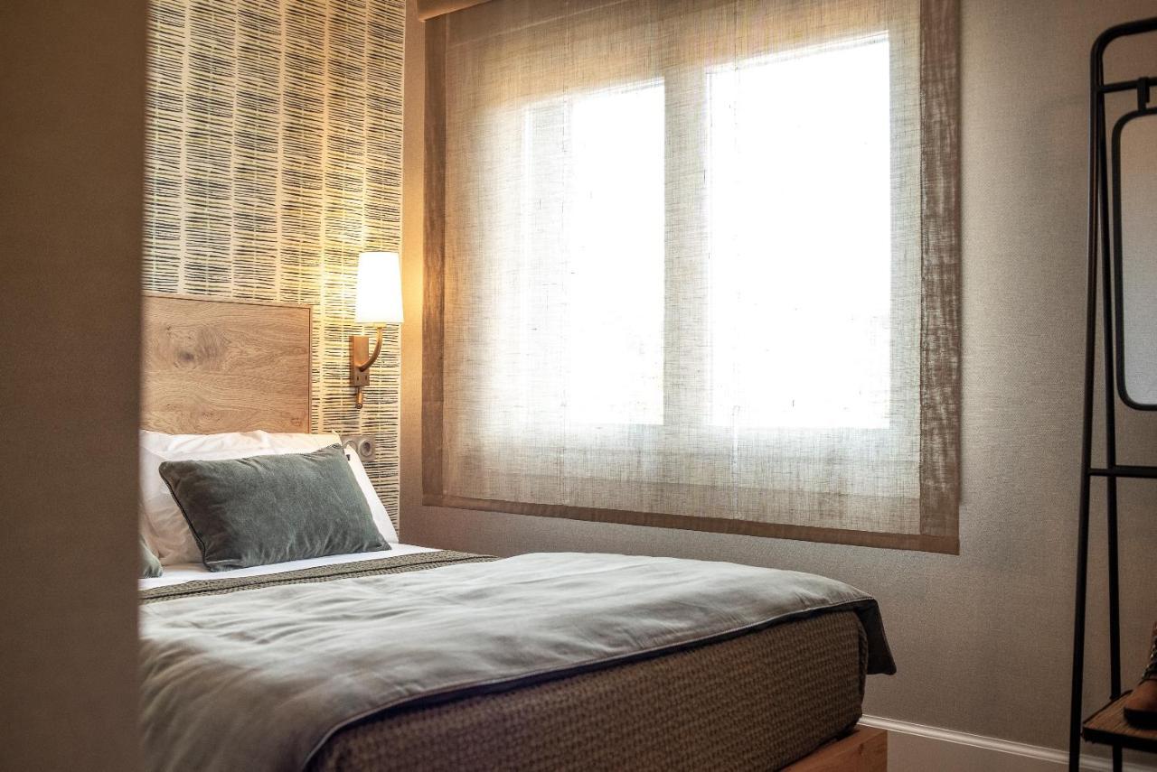 Apartamentos Boutique Fuente Real Комилас Екстериор снимка