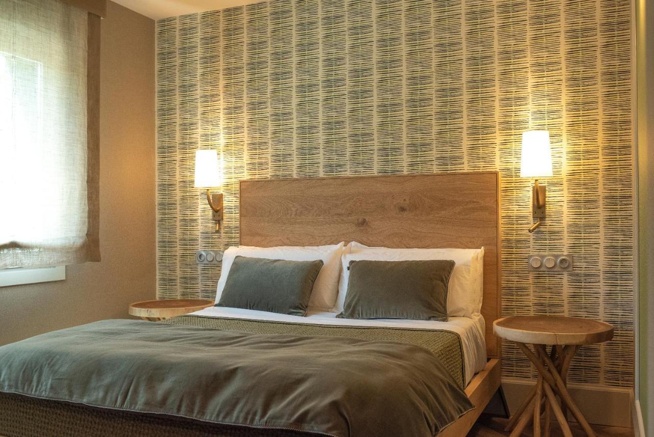 Apartamentos Boutique Fuente Real Комилас Екстериор снимка